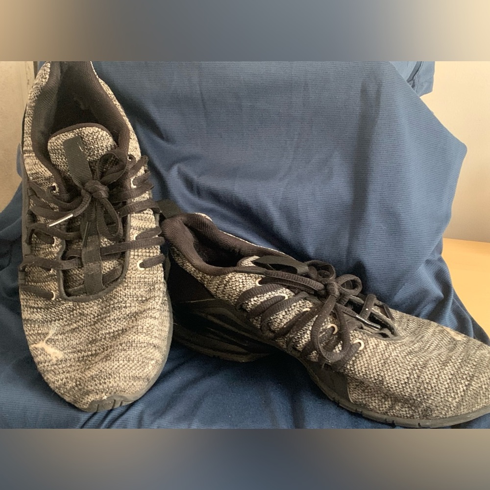 Puma Mens Axelion Gray Casual Shoes
Sneakers Size 8